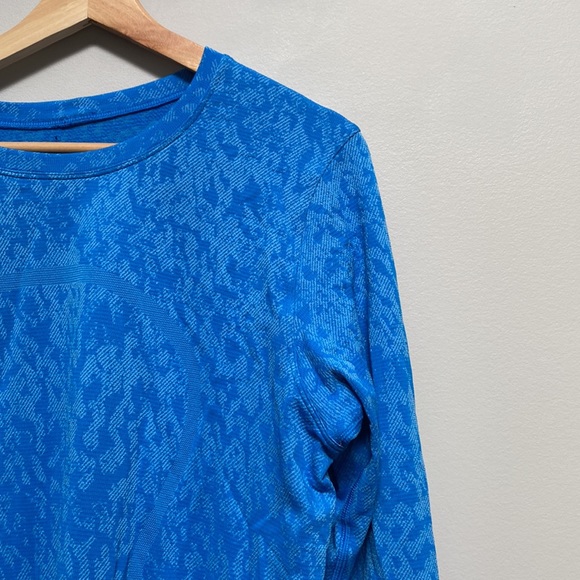 ❗️SOLD❗️2022 Lululemon Swiftly Relaxed-Fit Long Sleeve Shirt Size 8 - Picture 4 of 6